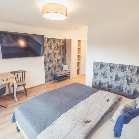 Anna Pertl - Lieblingsquartier Aparthotel Sankt Gilgen